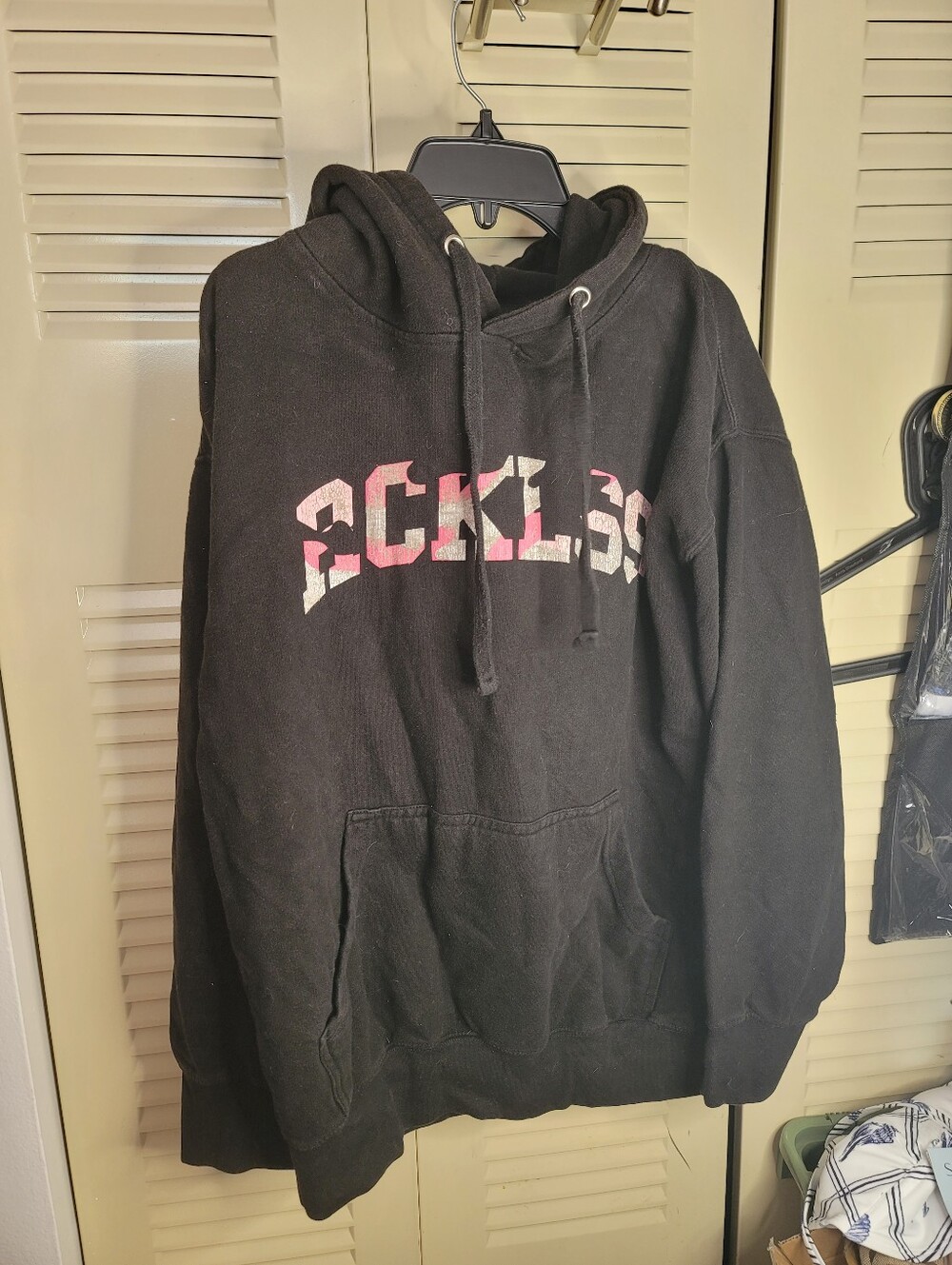 Young & Reckless Large Hoodie Black Camo Lettering